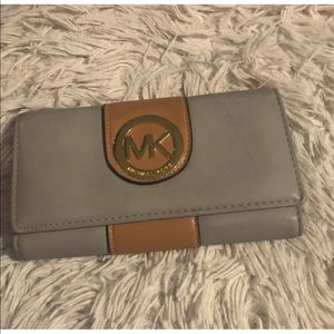 MICHAEL KORS wallet. PreOwned.
